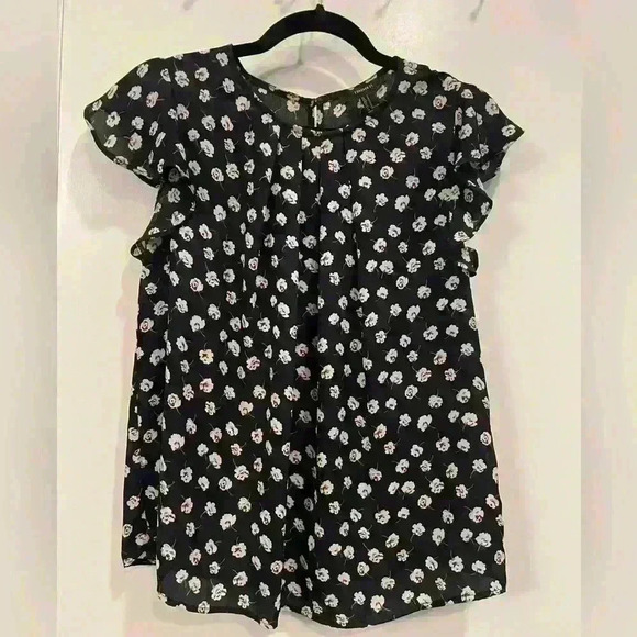 Forever 21 Tops - Forever 21 blue flowered blouse